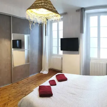 Agreable Maison De Ville, De 1 A 6 Personnes, A 5 Min A Pied Du Centre Ville De Cognac Extérieur photo
