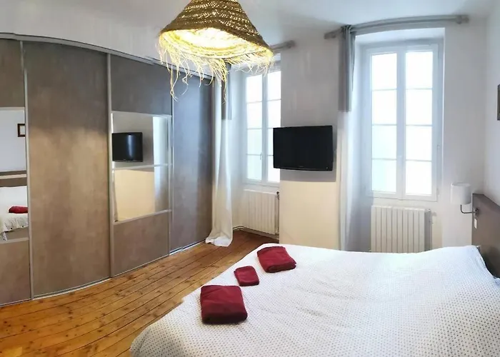 Agreable Maison De Ville, De 1 A 6 Personnes, A 5 Min A Pied Du Centre Ville De Cognac