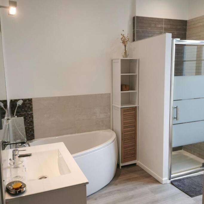 Agreable Maison De Ville, De 1 A 6 Personnes, A 5 Min A Pied Du Centre De